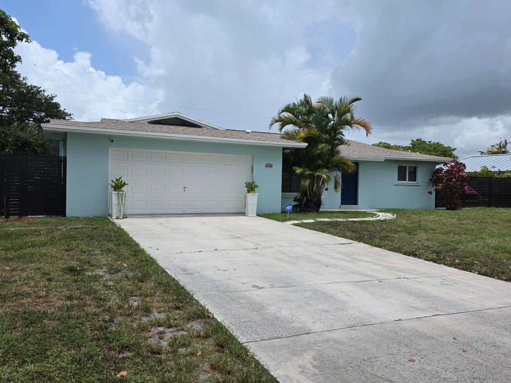 Photo of 194 AKRON Road, Lake Worth, FL 33467 (MLS # B26091718)