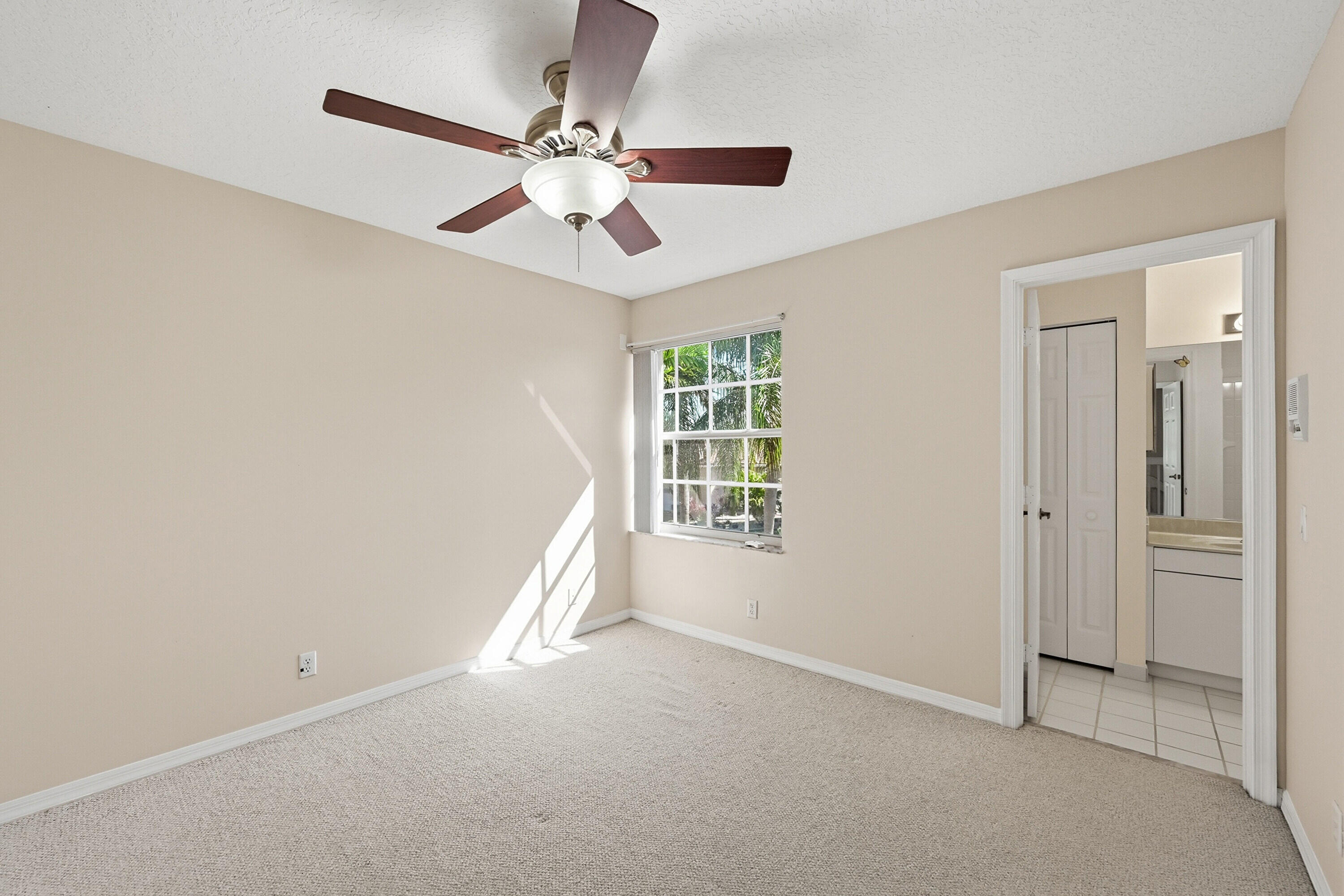 EAGLE TRACE / EAGLE LANDING - Residential