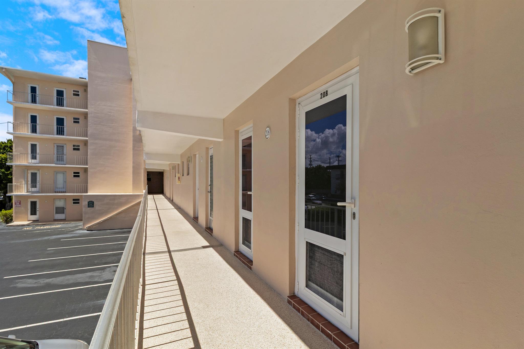 1481 S Ocean 208e