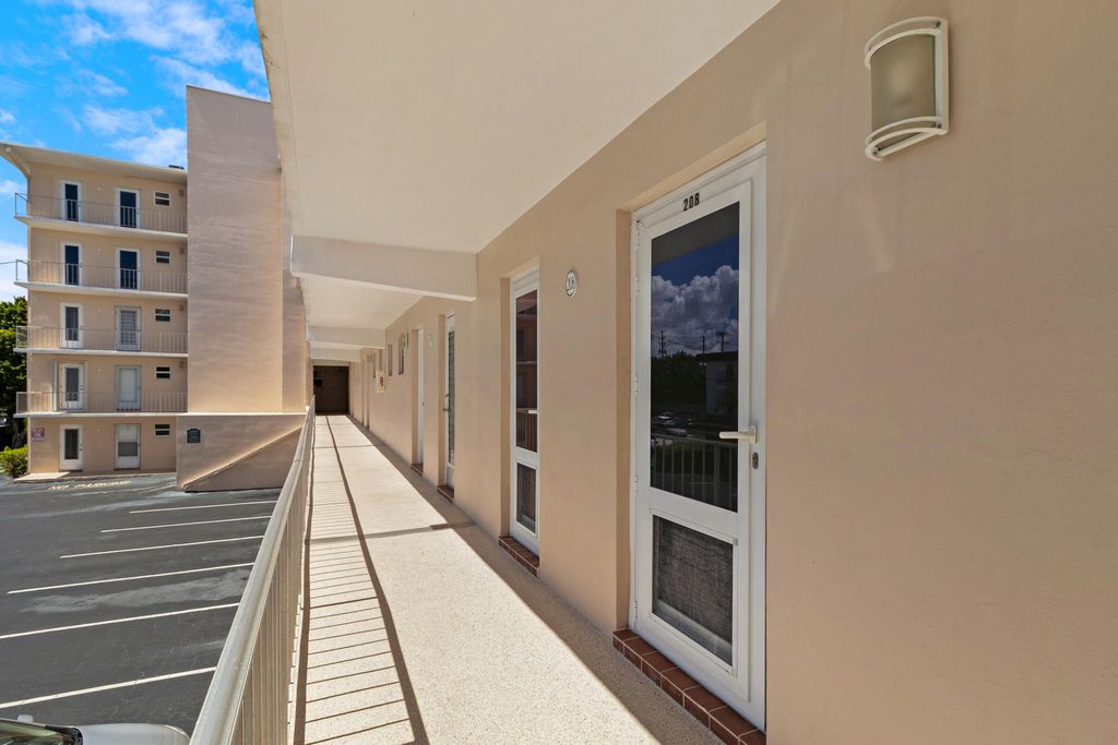 Photo of 1481 S Ocean Blvd #208e, Pompano Beach, FL 33062 (MLS # R11127497)