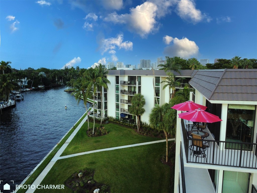 River Reach Condominium - Residential