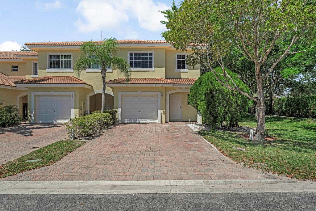 Photo of 813 Imperial Lake Road, West Palm Beach, FL 33413 (MLS # R11081485)
