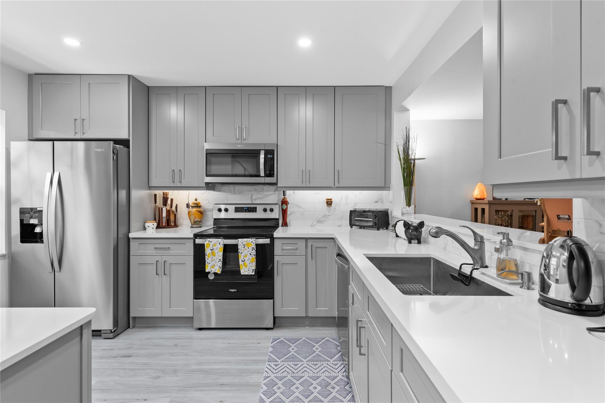 3063 N Palm Aire Dr 3063