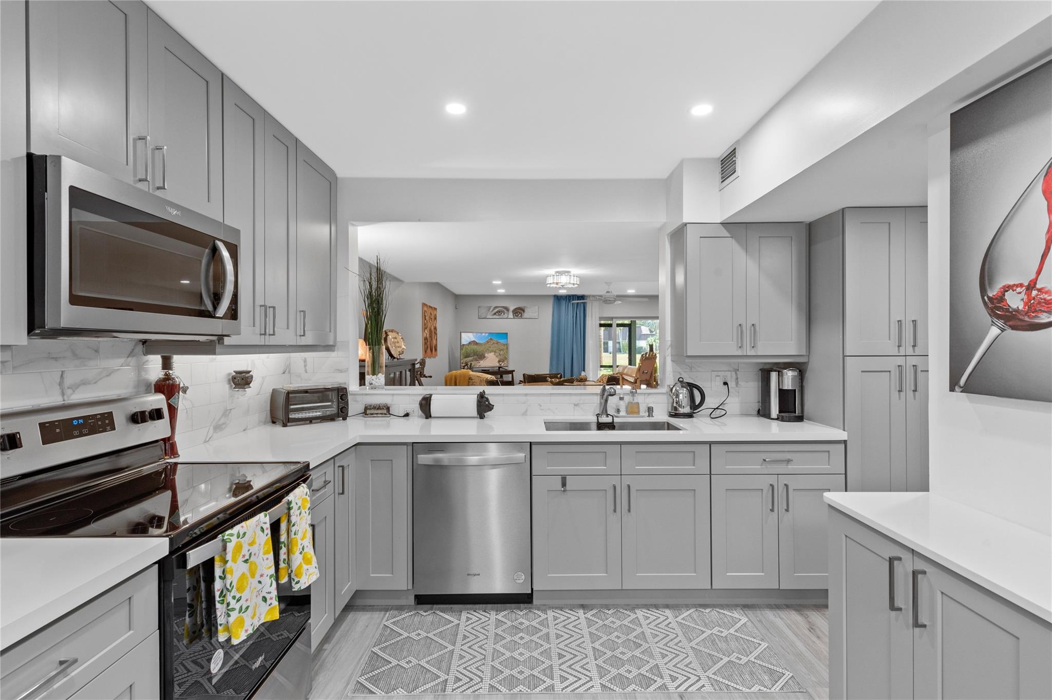 3063 N Palm Aire Dr 3063