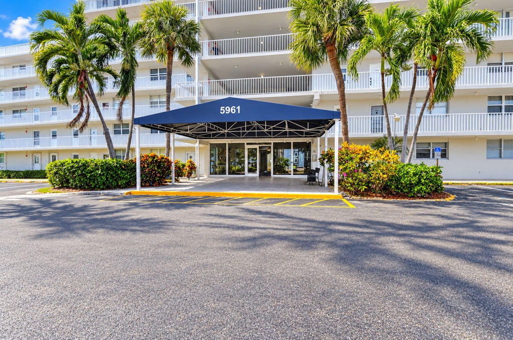 Photo of 5961 NW 2ND Avenue #210, Boca Raton, FL 33487 (MLS # B26092689)