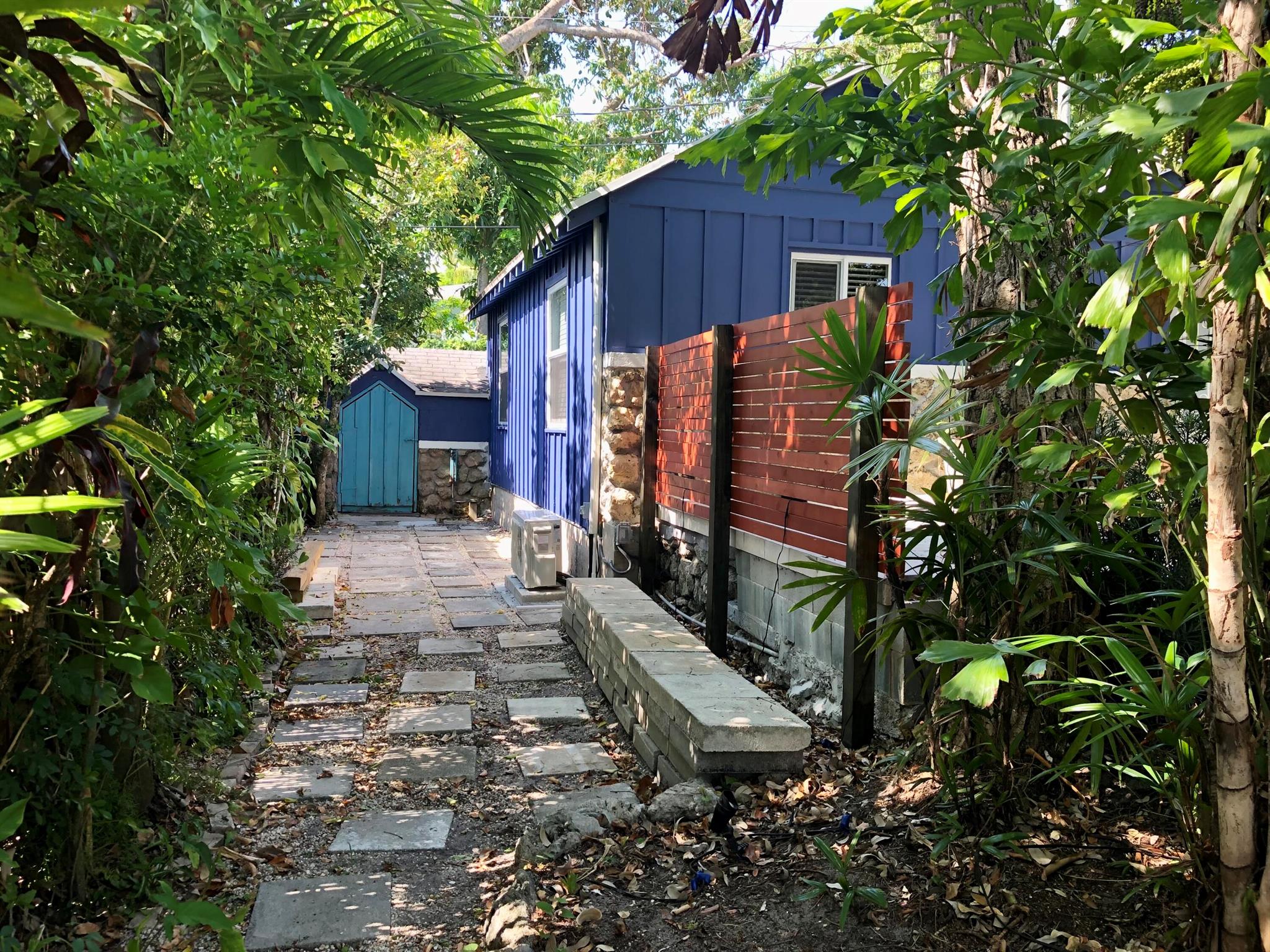 824 35th Street