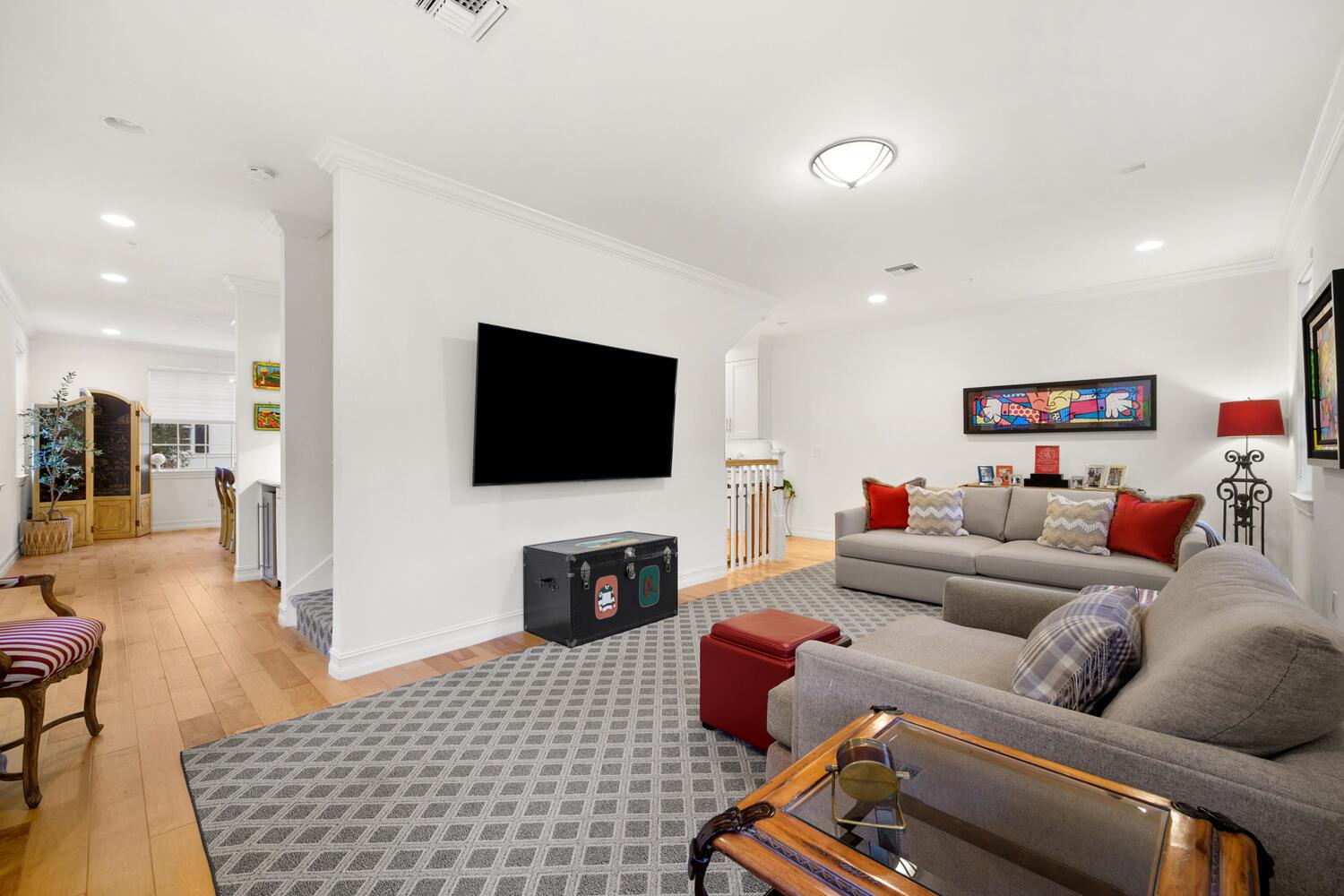 CANNERY ROW - Residential