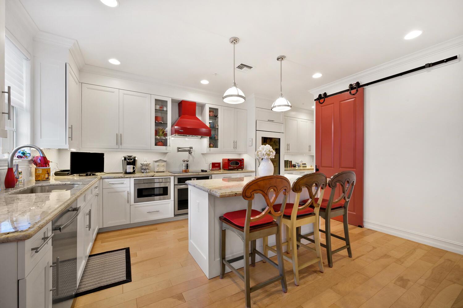 CANNERY ROW - Residential