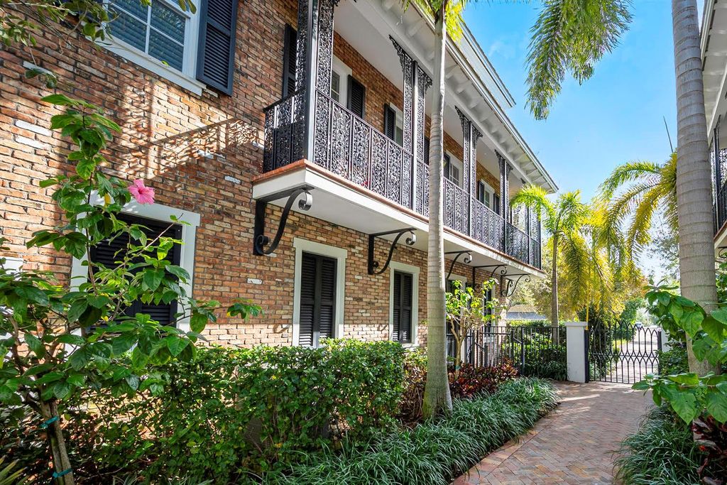 Photo of 112 S Cannery Row Circle, Delray Beach, FL 33444 (MLS # R11149776)