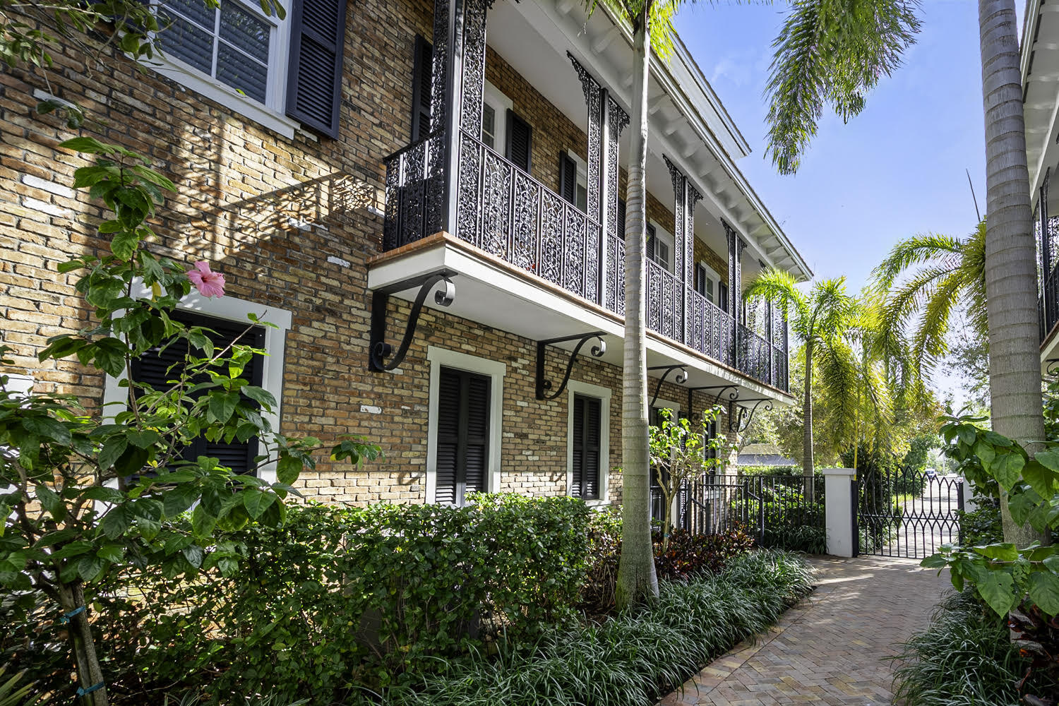 112 S Cannery Row Circle