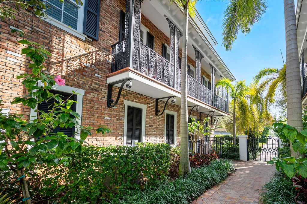 Photo of 112 S Cannery Row Circle, Delray Beach, FL 33444 (MLS # R11149776)