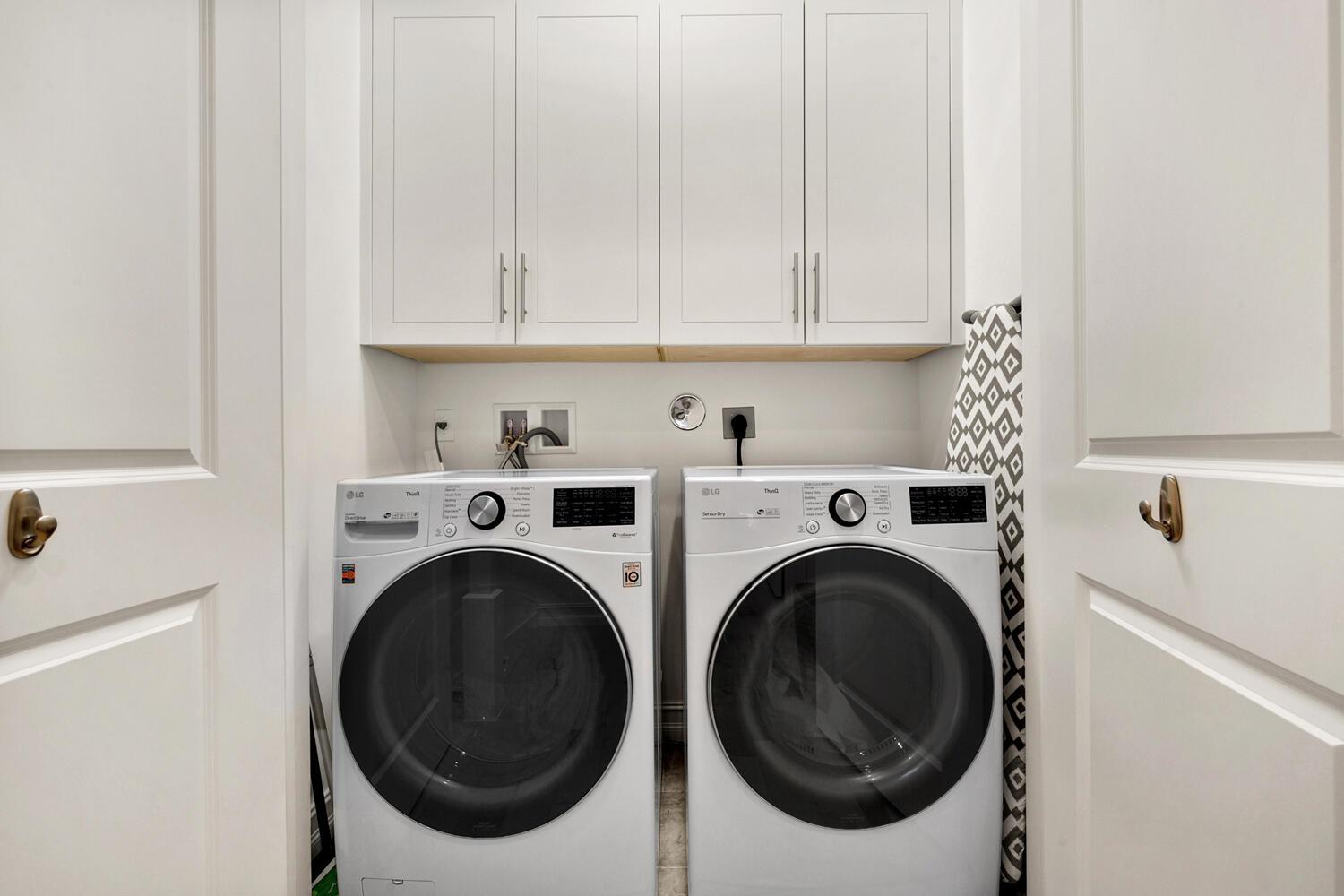 CANNERY ROW - Residential