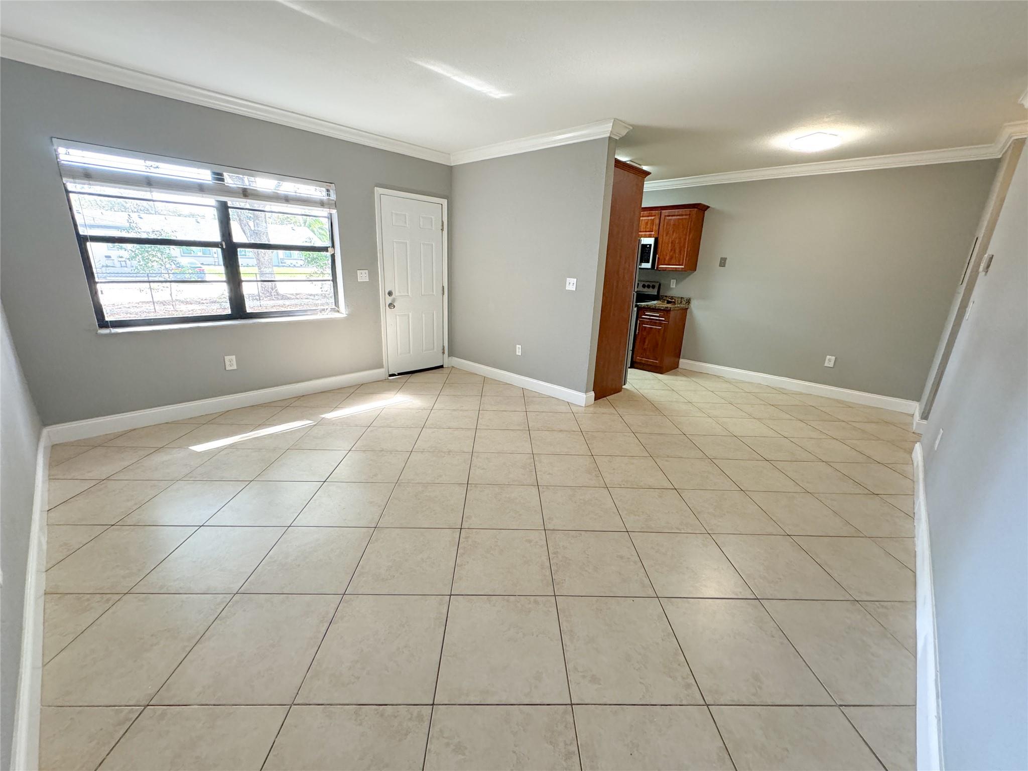 LEADING YOU HOME! This spacious 1BD 1BTH unit in Hollywood Fl offers comfort and convenience in a highly desirable location just minutes from downtown Hollywood, beautiful beaches, shopping and dining. Enjoy assigned parking plus guest parking for visitors. Easy approval process. Asking just $1000 security deposit, first and last month.
***LISTED FOR SALE as well lease will be month to month.
Schedule your showing today! EASY TO SHOW on lock box use showing time