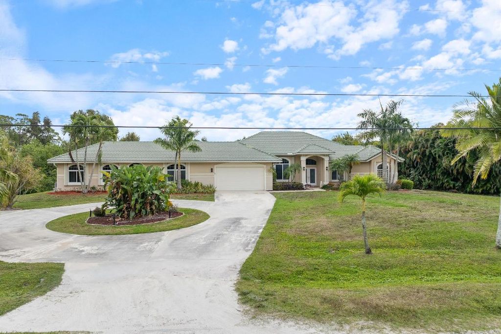 Photo of 15268 75th Avenue N, Palm Beach Gardens, FL 33418 (MLS # R11127403)