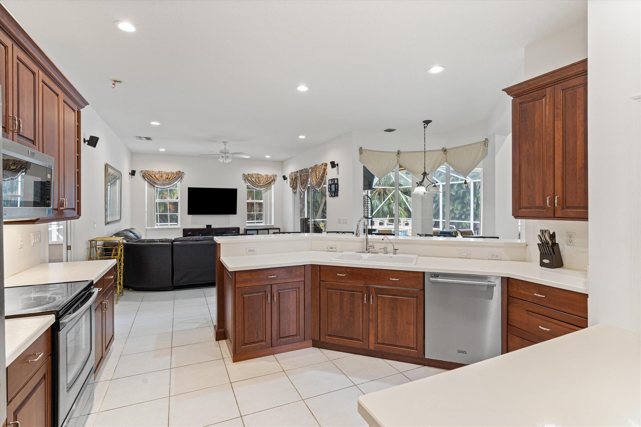 Palm Beach Country Estates - Residential