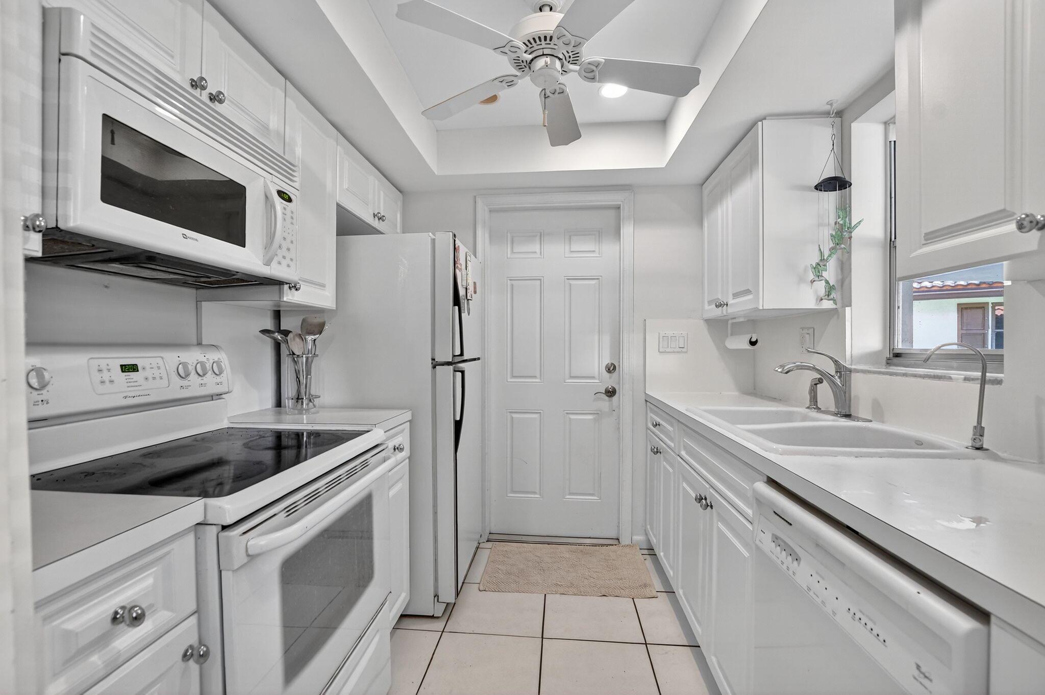 KNOB HILL - Residential