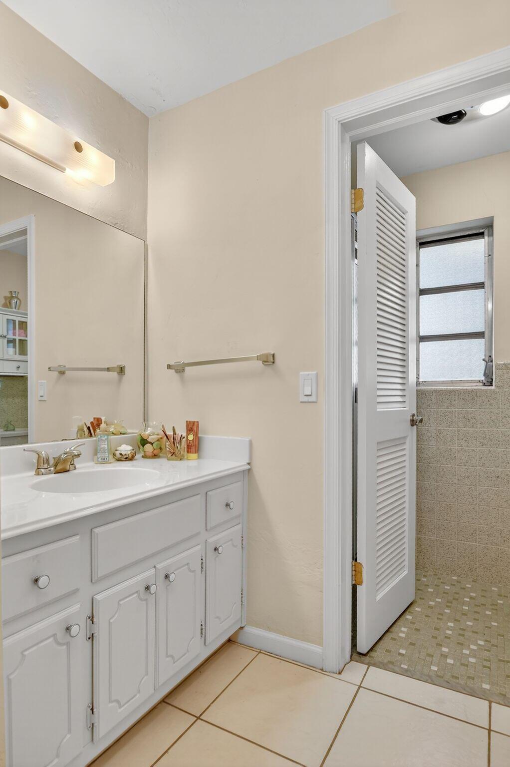 KNOB HILL - Residential