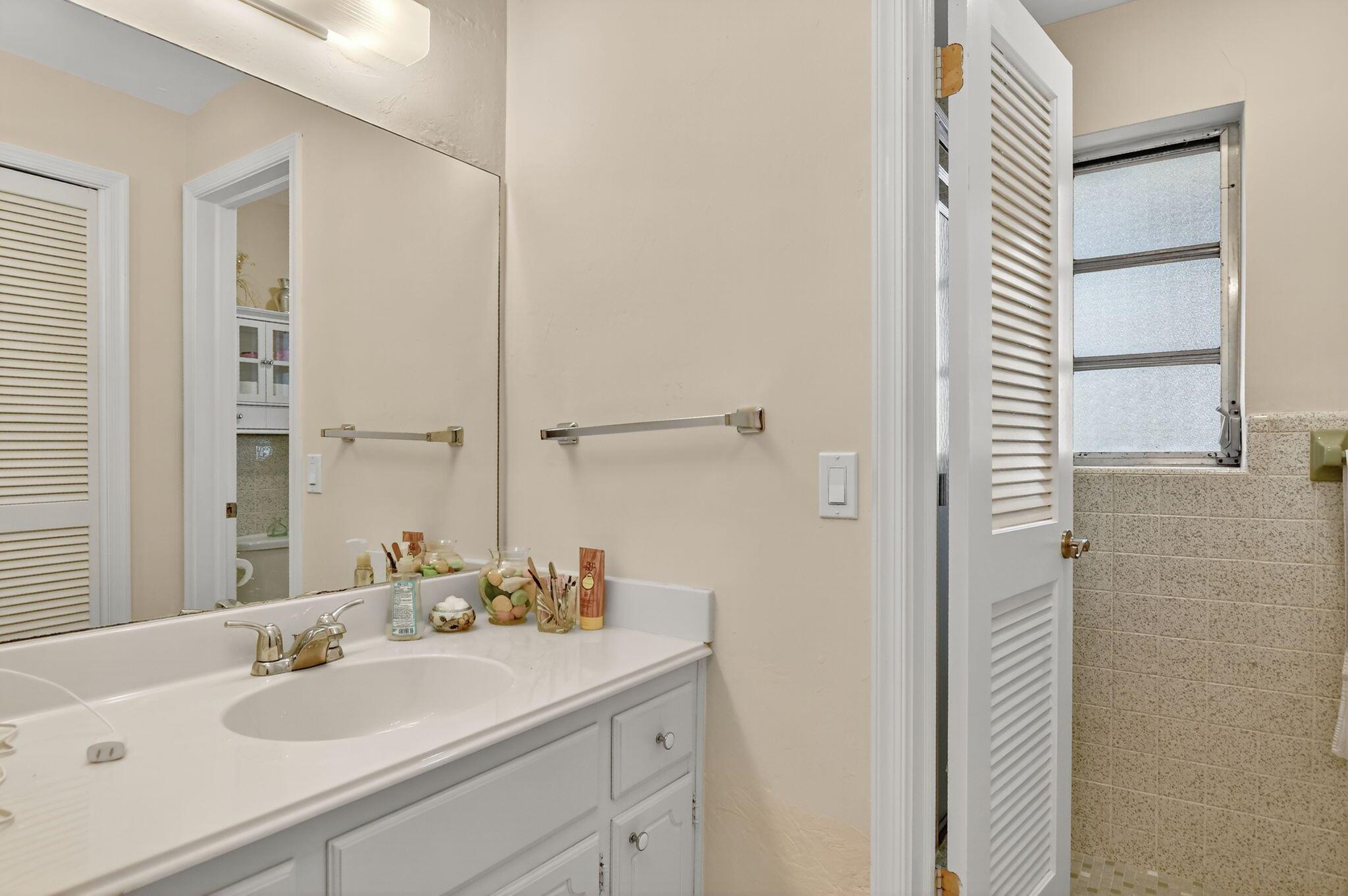 KNOB HILL - Residential