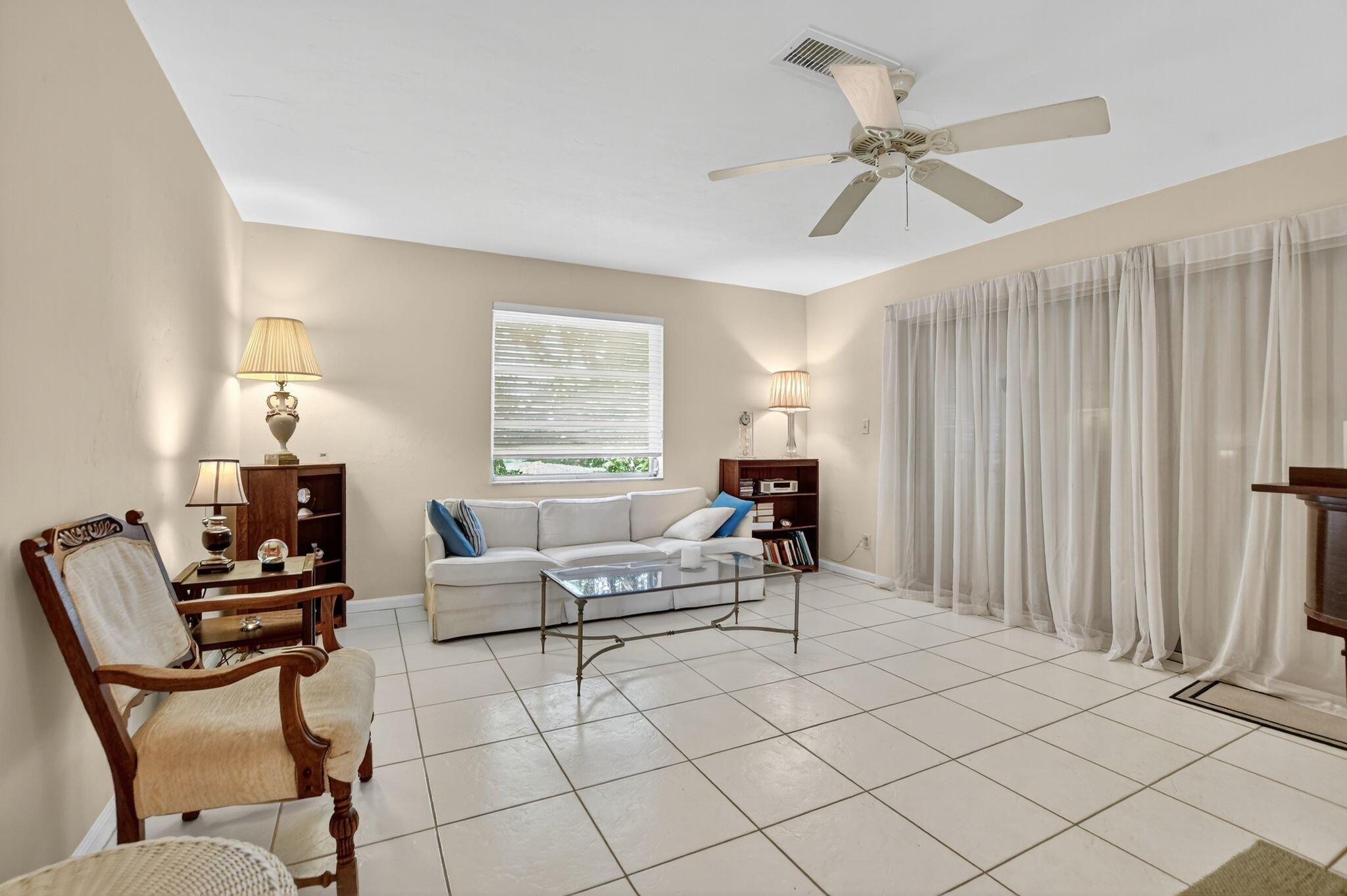 KNOB HILL - Residential