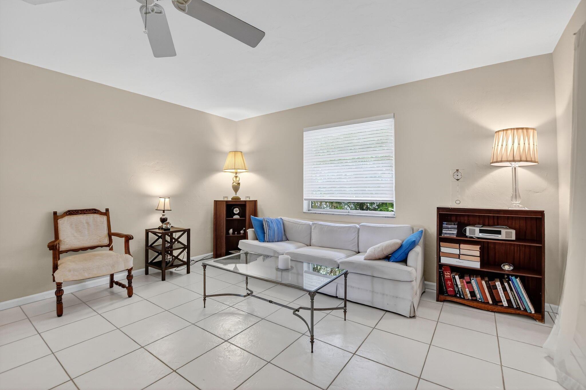 KNOB HILL - Residential