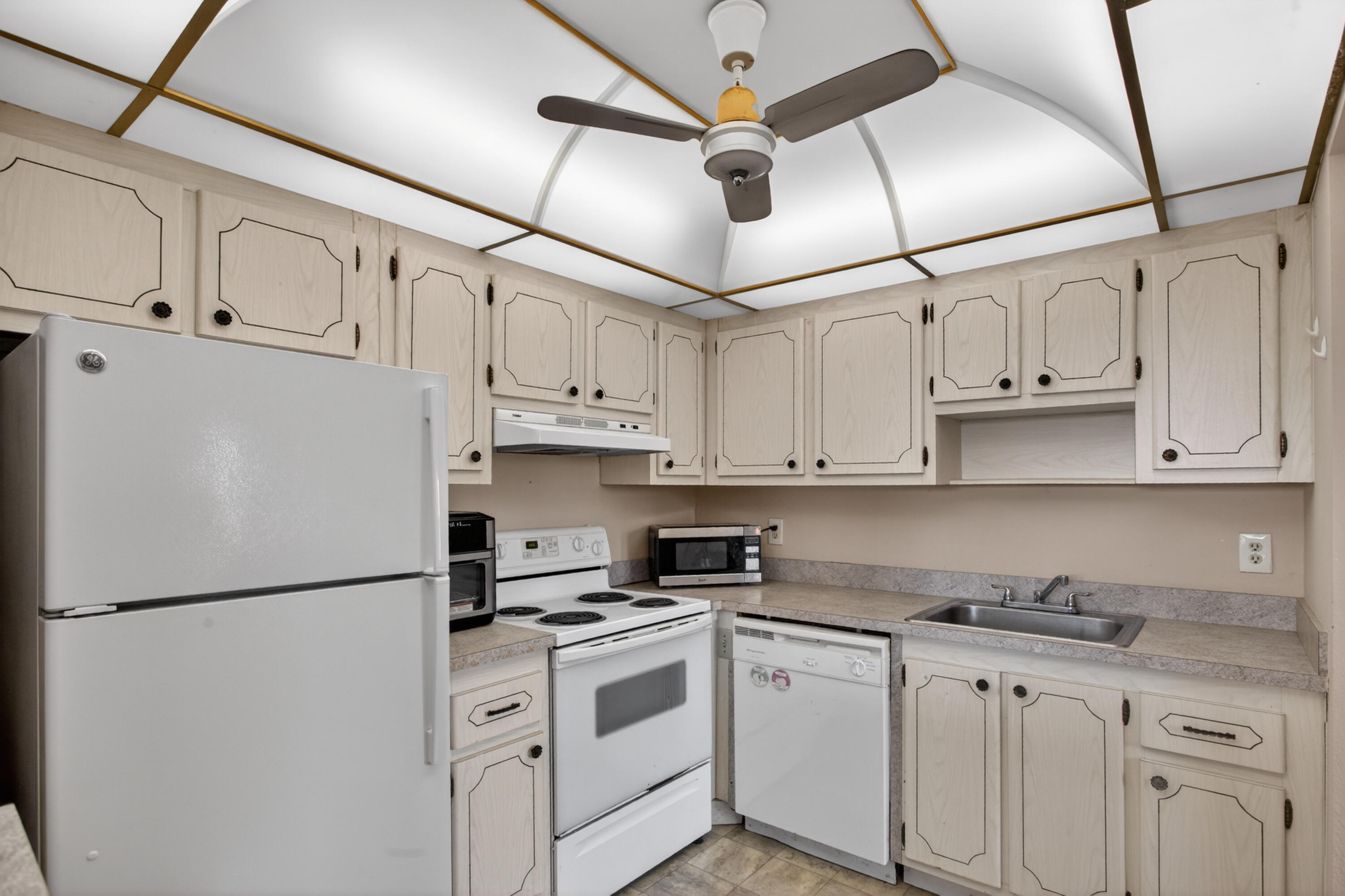 KINGS POINT FLANDERS CONDOS - Residential