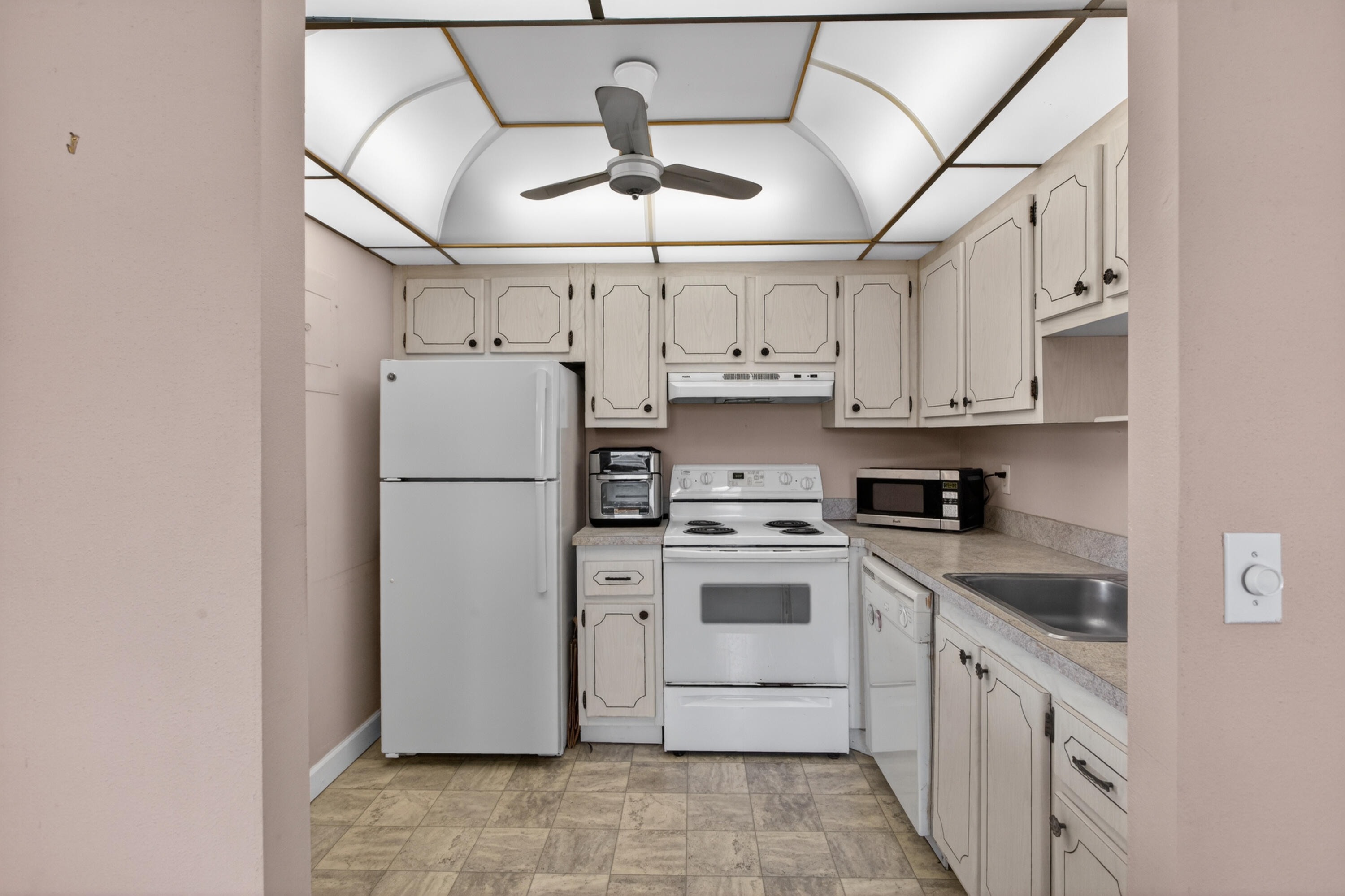 KINGS POINT FLANDERS CONDOS - Residential