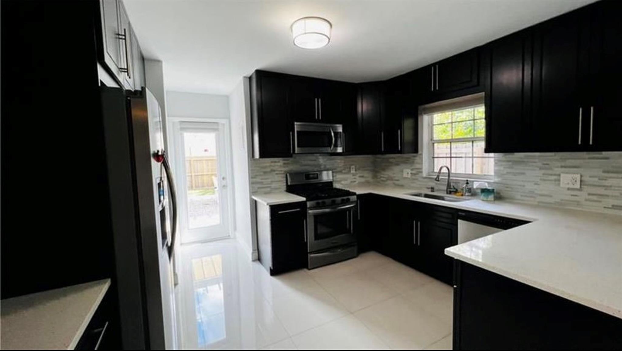 Sailboat Bend - Residential Lease