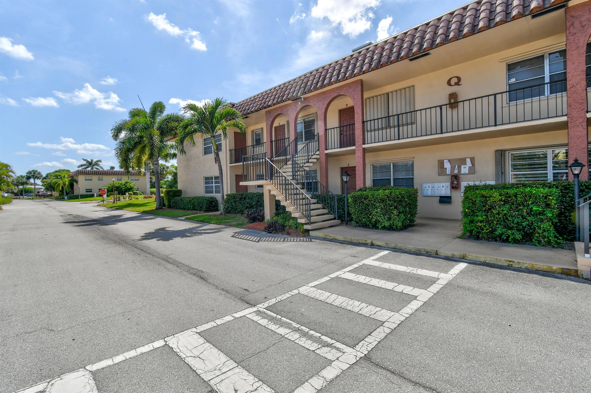 2600 S Kanner Highway Q8