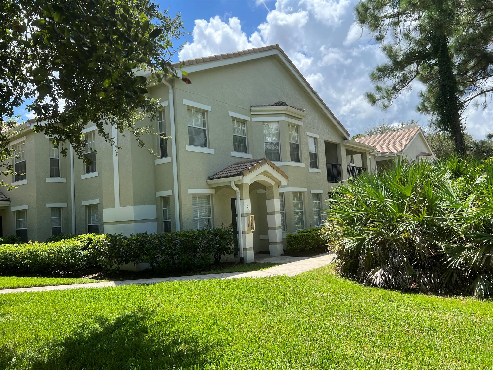This wonderful corner unit has everything you need. Open floor plan, Large primary bedroom with roman tub and sliding glass door to your screened porch. Spacious secondary bedrooms. The kitchen has a large pantry and a door leading to your outside patio. Full size washer and dryer in the unit. Gated community has a large pool with hot tub. A 24-hour fitness center, play ground and tennis courts. Close to I 95, shopping, resturants, entertainment and much more