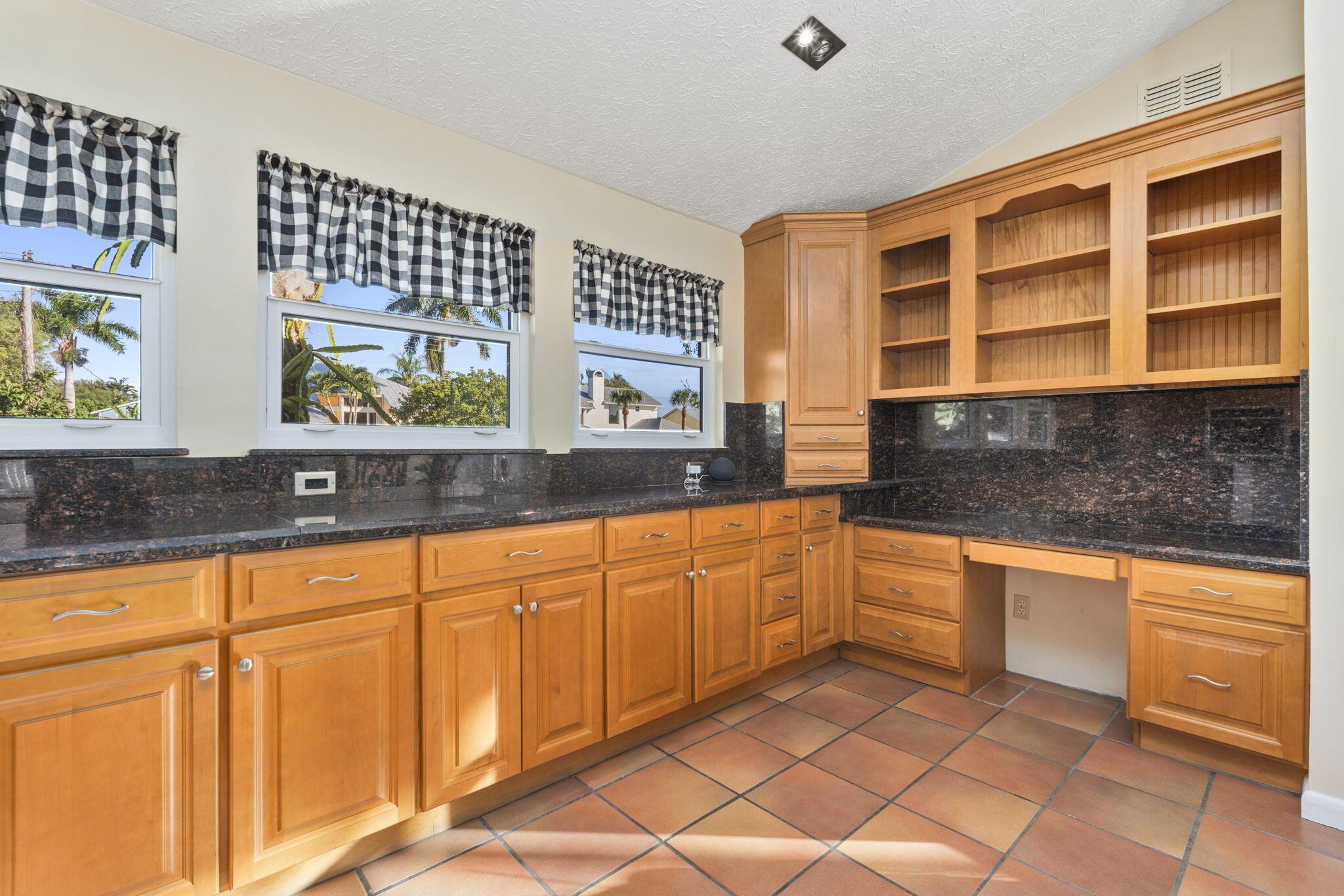 B L STEINBERG DEVELOPMENT - Residential