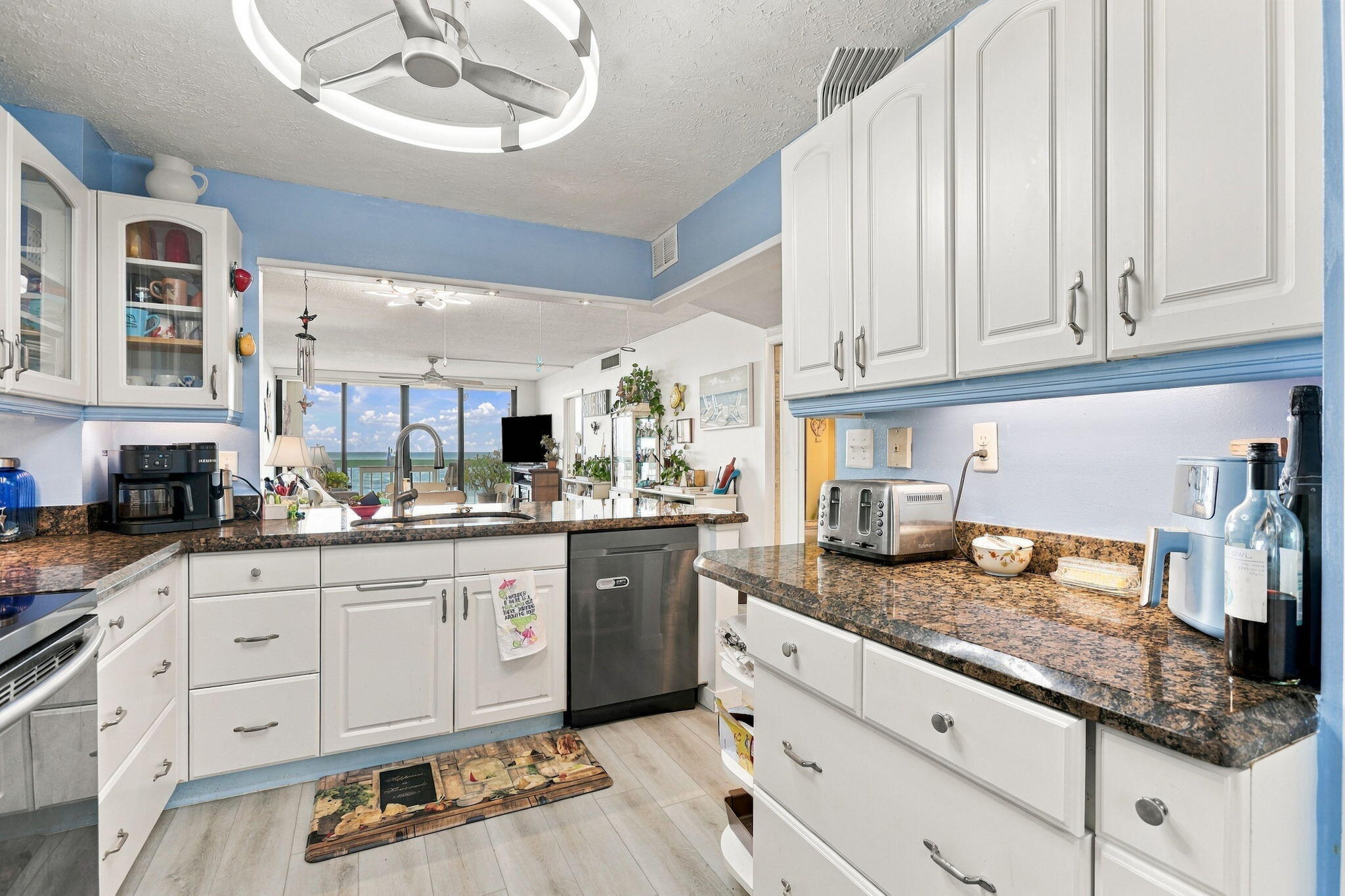9940 S OCEAN Drive 407