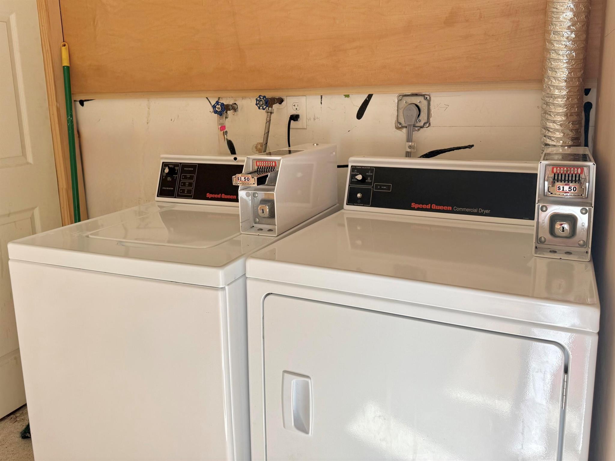 GOLF ESTATES - Residential Lease