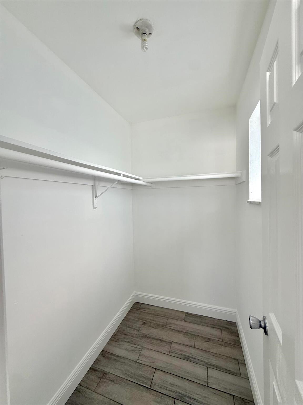 GOLF ESTATES - Residential Lease