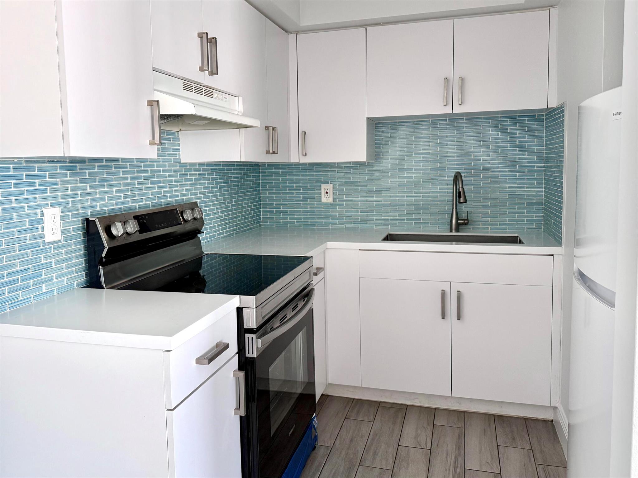 GOLF ESTATES - Residential Lease