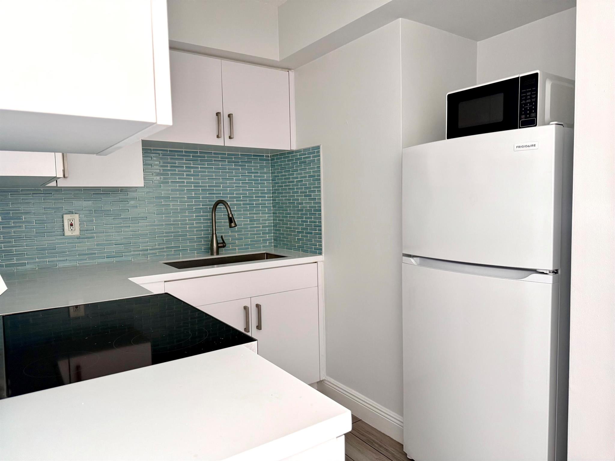 GOLF ESTATES - Residential Lease