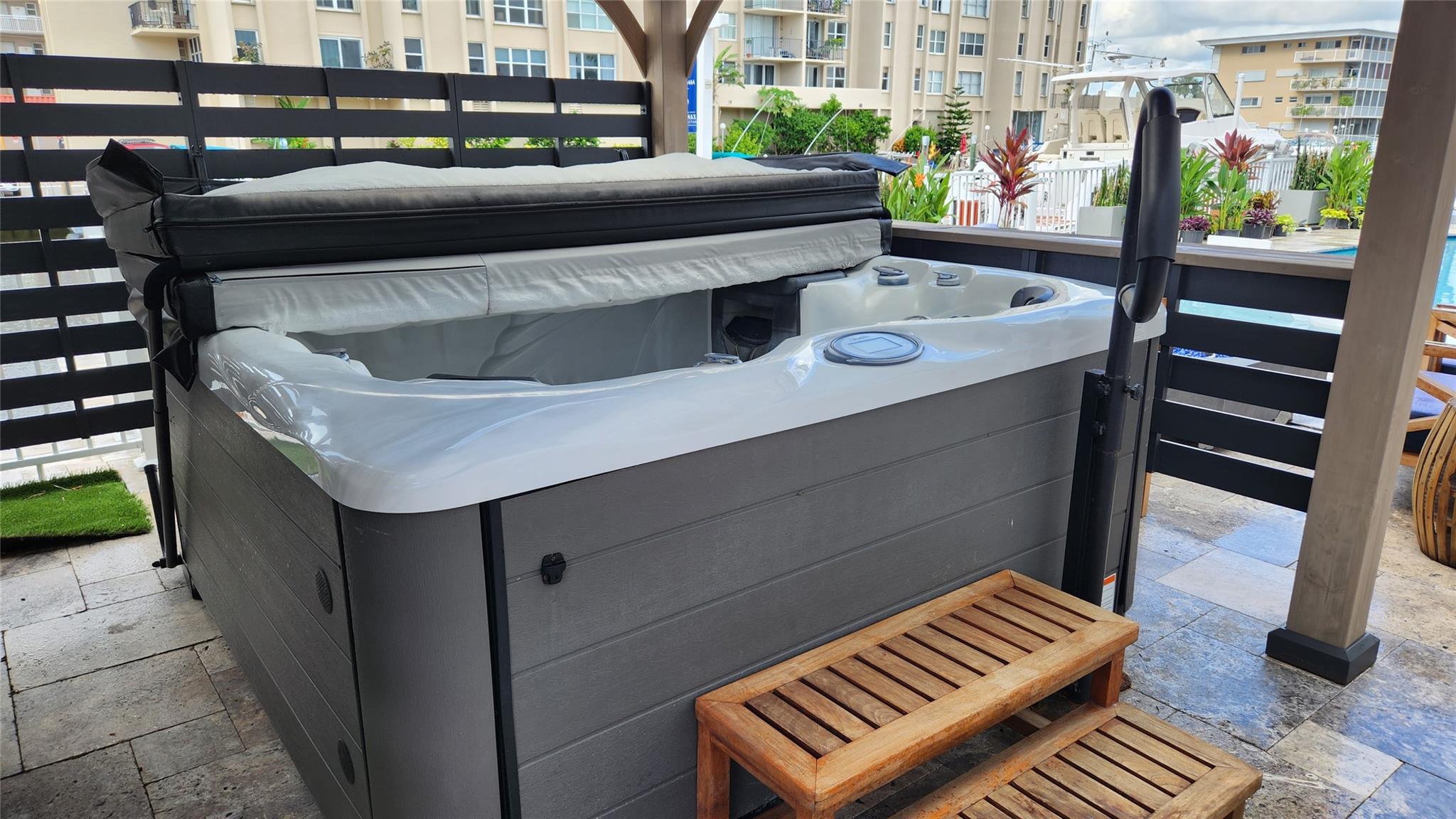 Coral Ridge Country Club - Residential