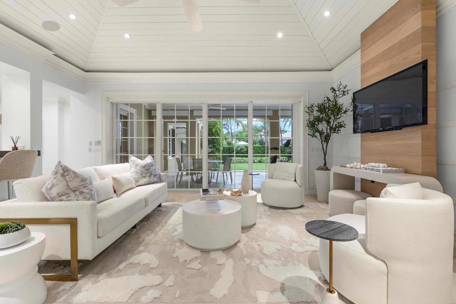 TROPICAL SHORES - Residential