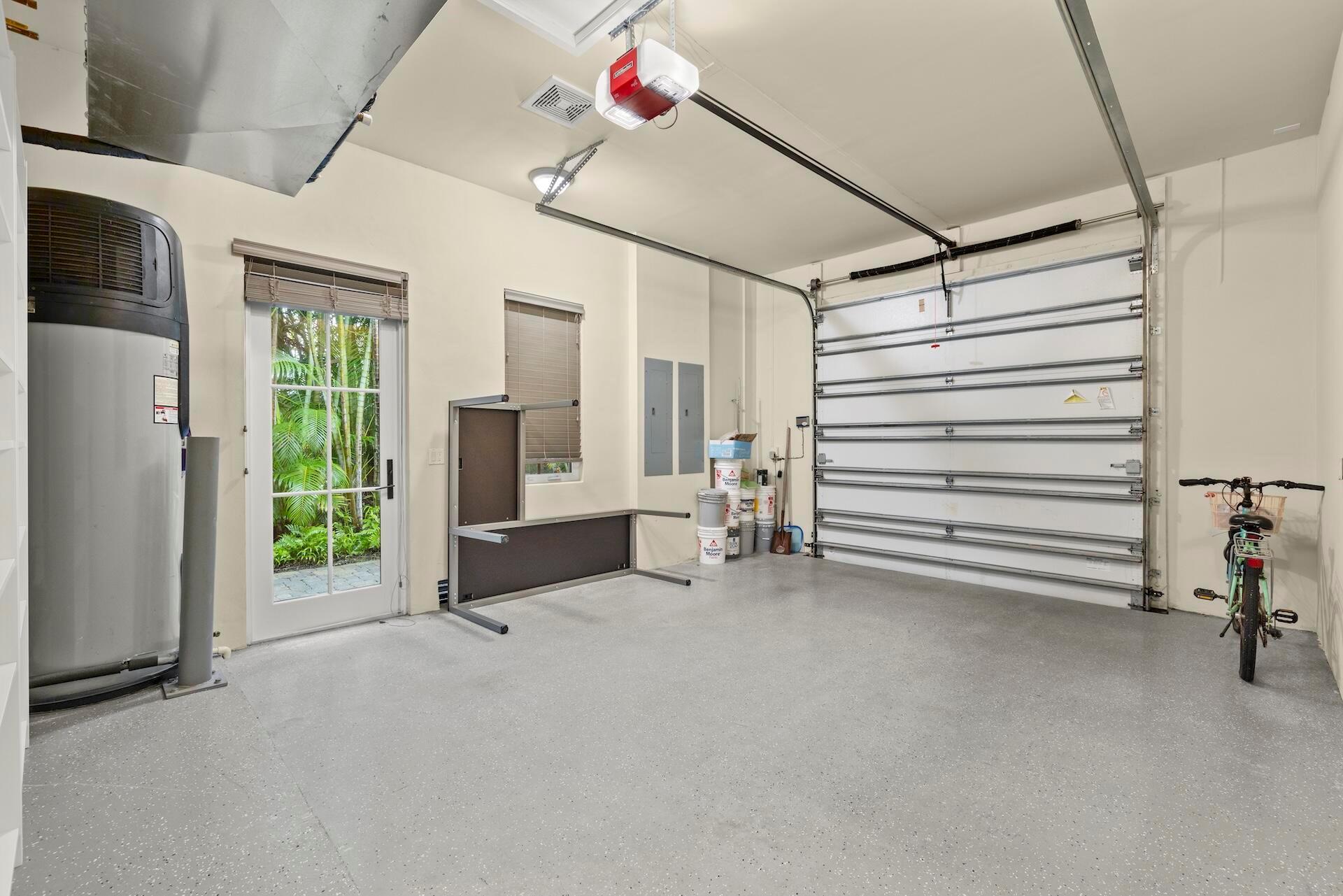 TROPICAL SHORES - Residential