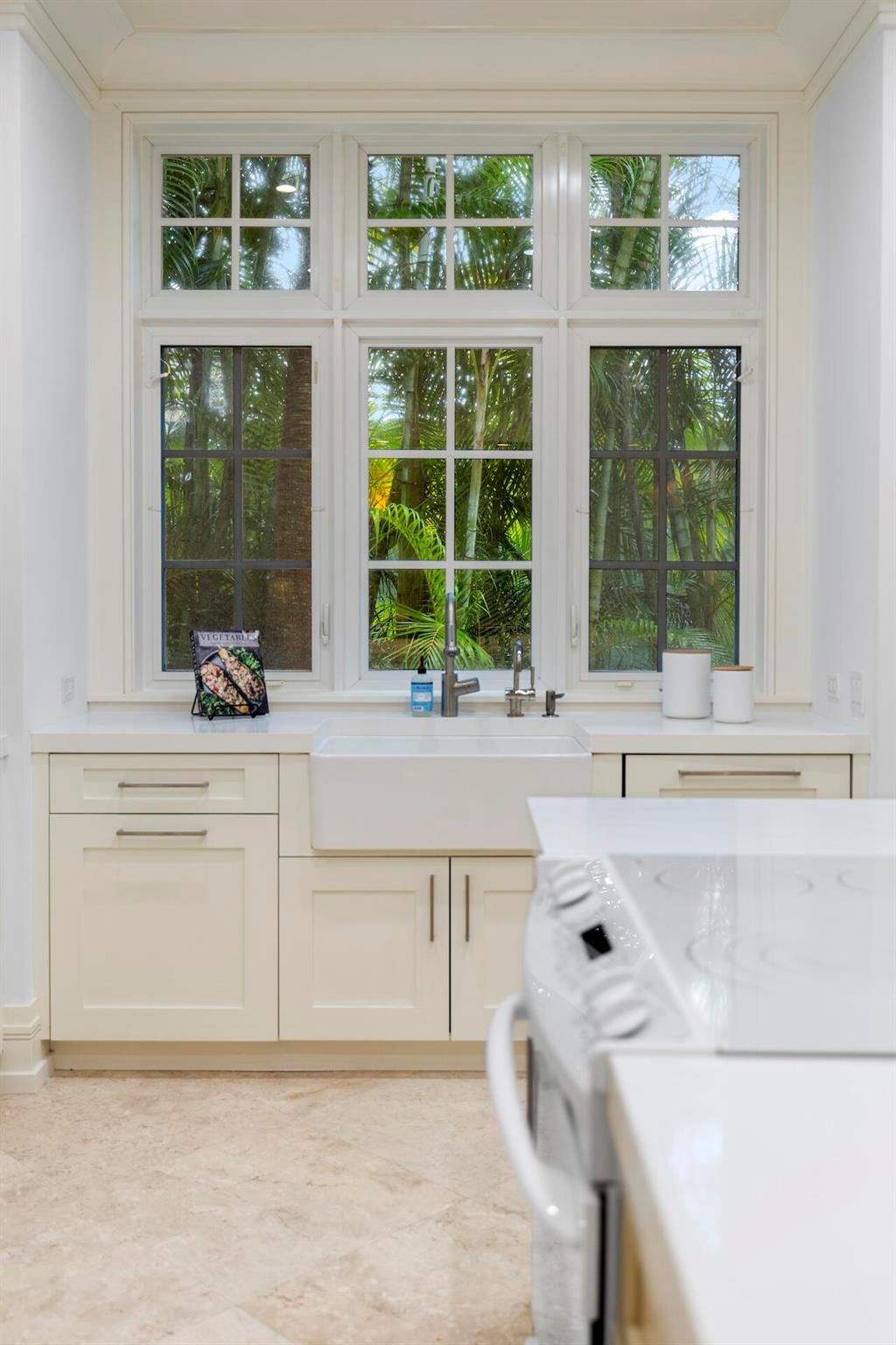 TROPICAL SHORES - Residential