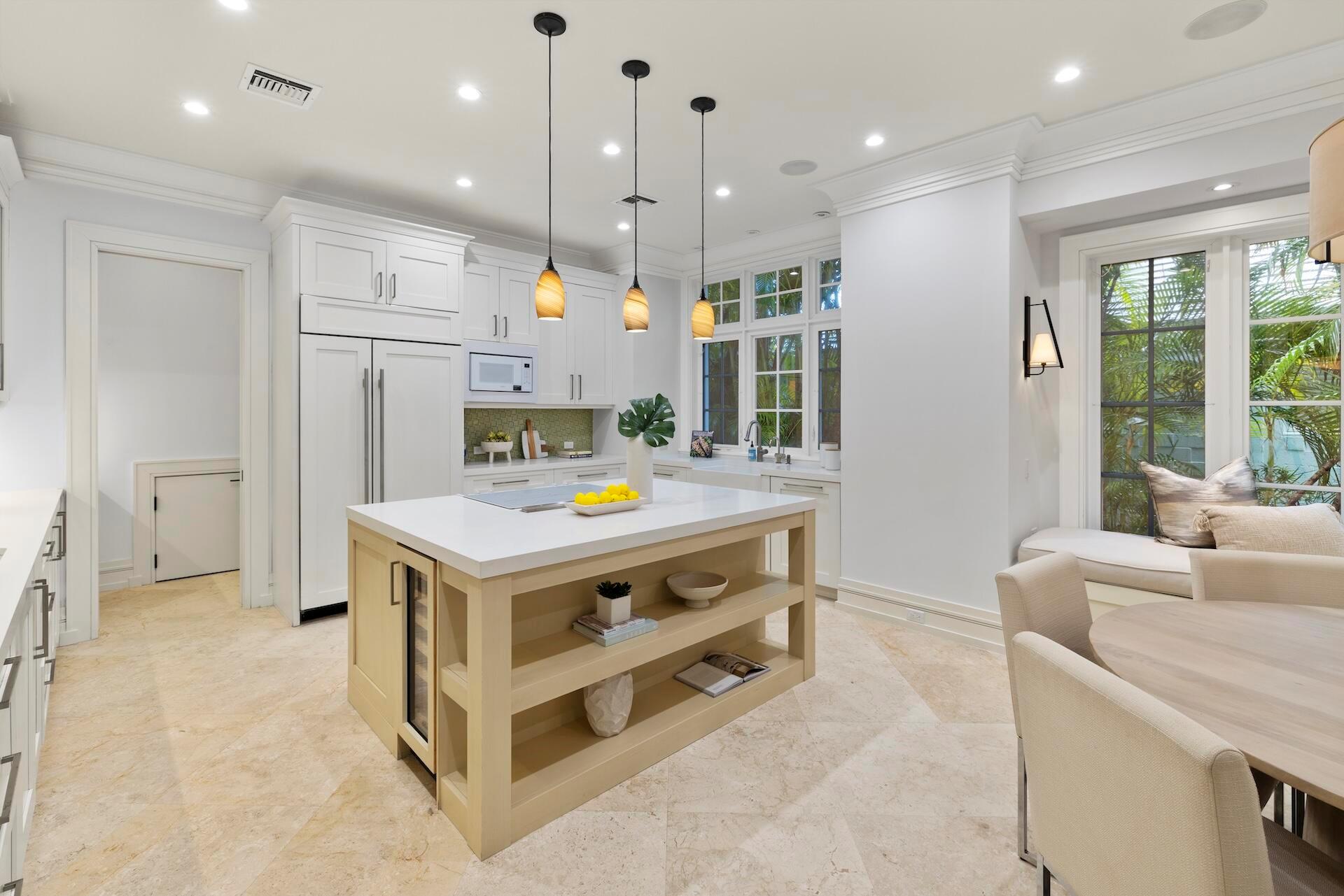 TROPICAL SHORES - Residential