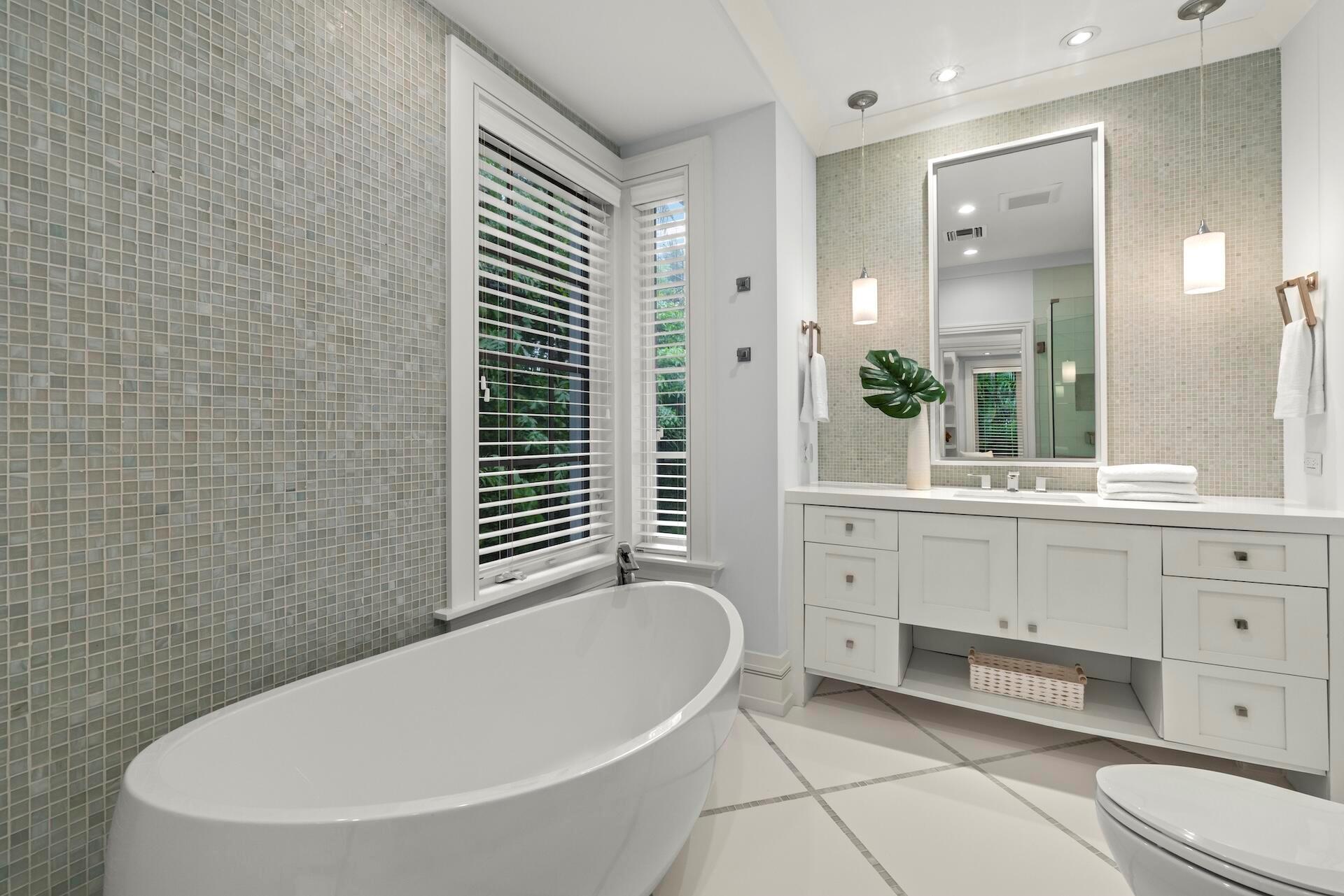 TROPICAL SHORES - Residential