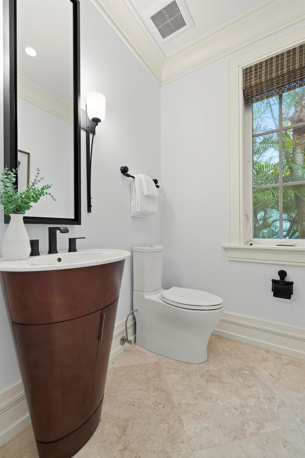 TROPICAL SHORES - Residential