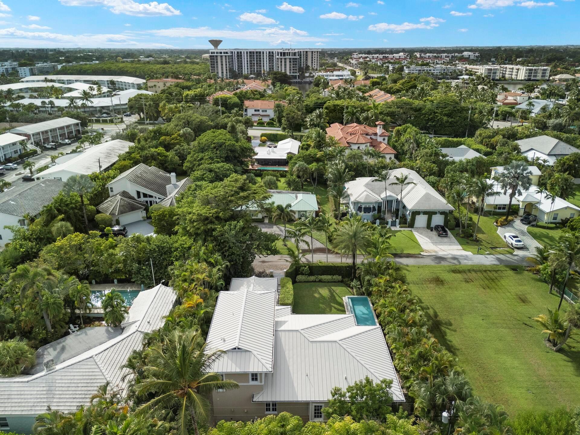 TROPICAL SHORES - Residential