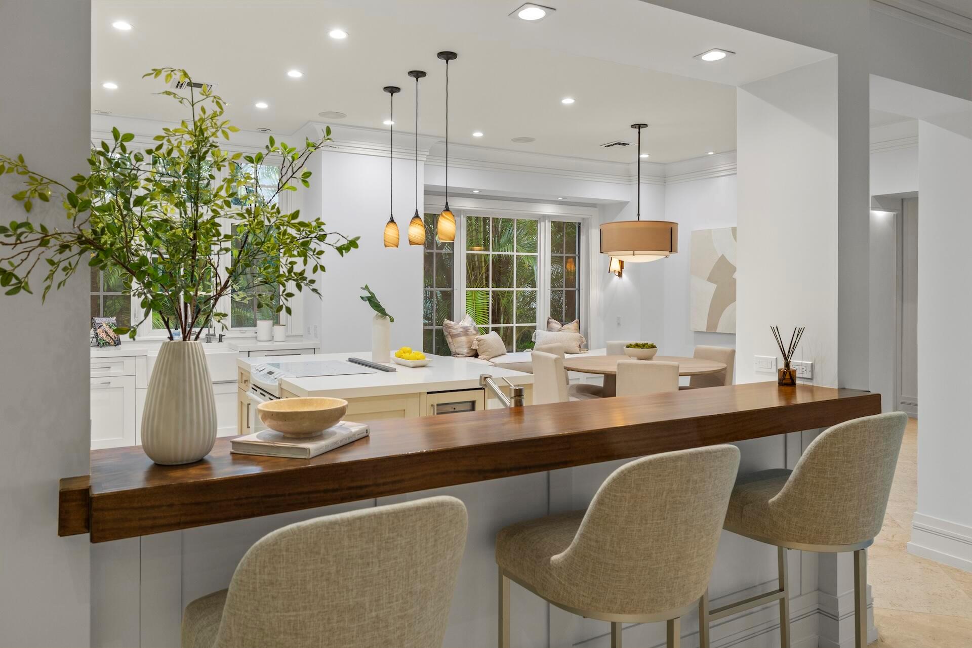 TROPICAL SHORES - Residential