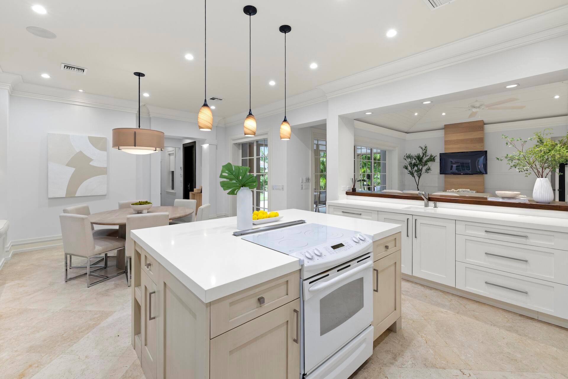 TROPICAL SHORES - Residential