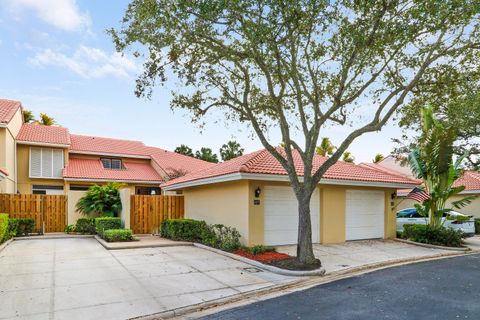 Photo of 127 Old Meadow Way, Palm Beach Gardens, FL 33418 (MLS # R11164979)