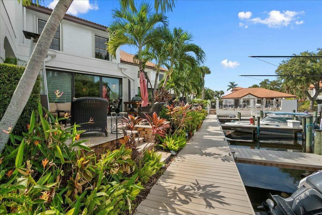 Photo of 2359 Treasure Isle Drive #34, Palm Beach Gardens, FL 33410 (MLS # R11051052)