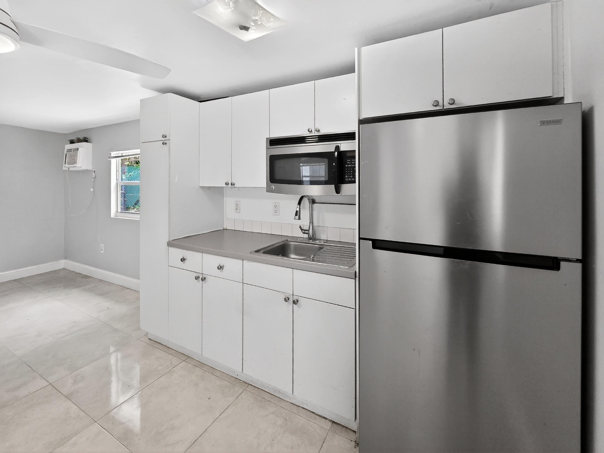 3-4 52 42 OJUS SUB - Residential Lease