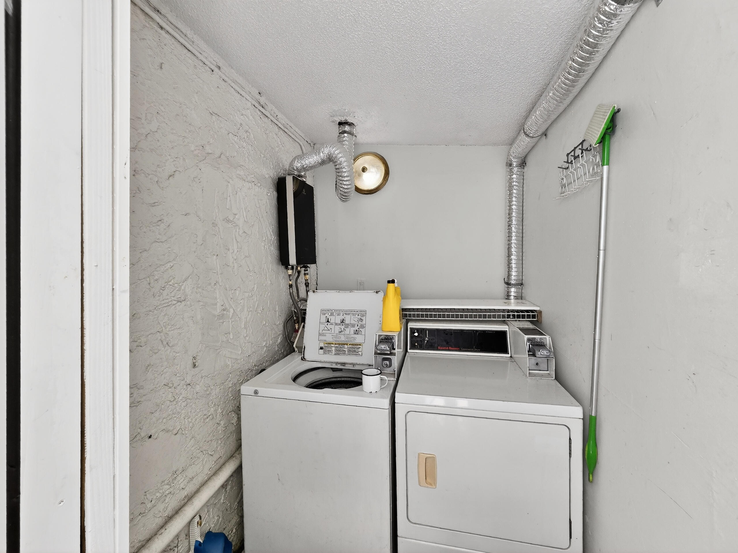 3-4 52 42 OJUS SUB - Residential Lease