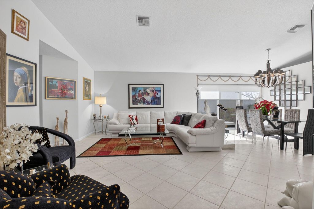 Photo of 11531 Colonnade Drive, Boynton Beach, FL 33437 (MLS # R11152367)
